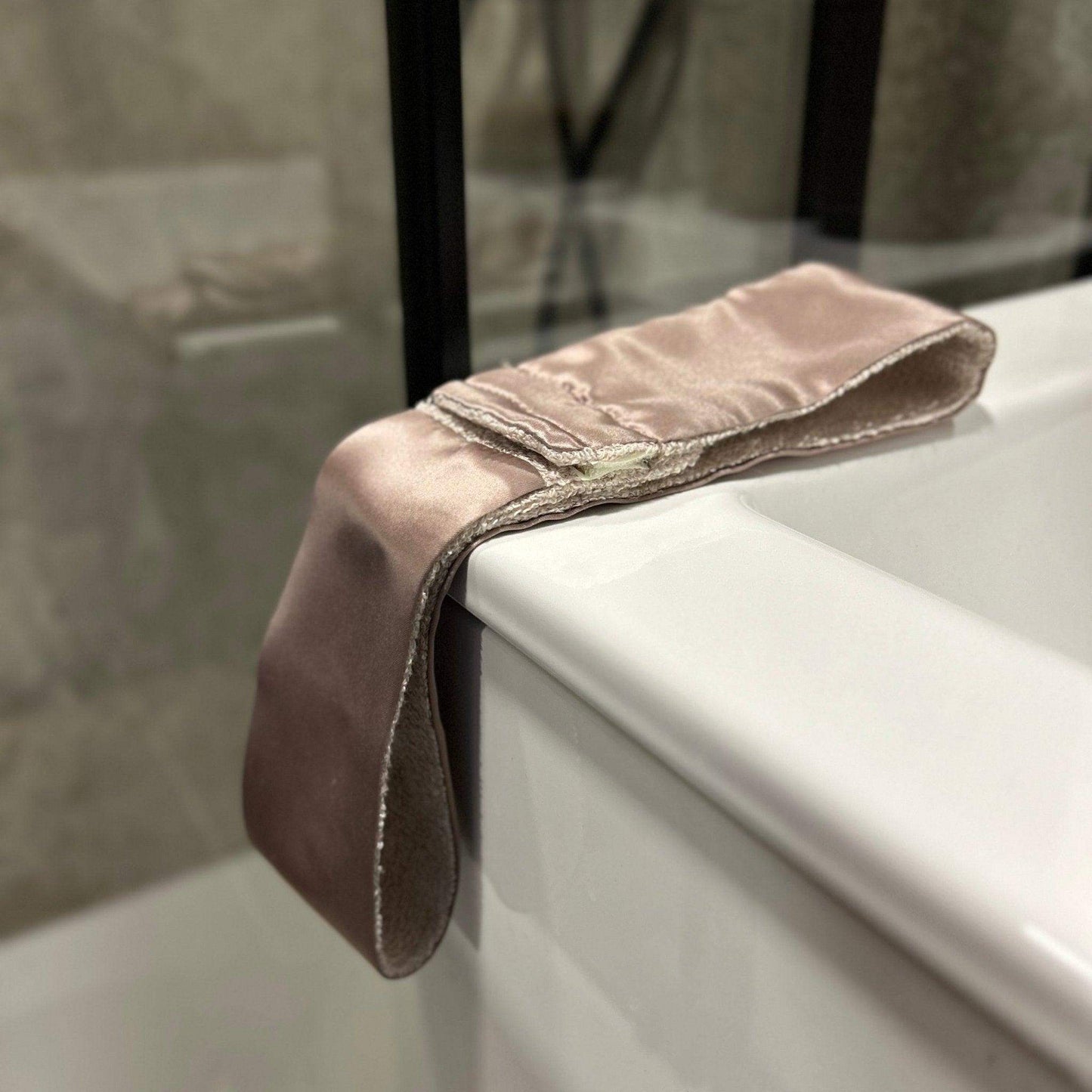 Kapučino dvipusė šilkinė plaukų juosta - MAMA MADE