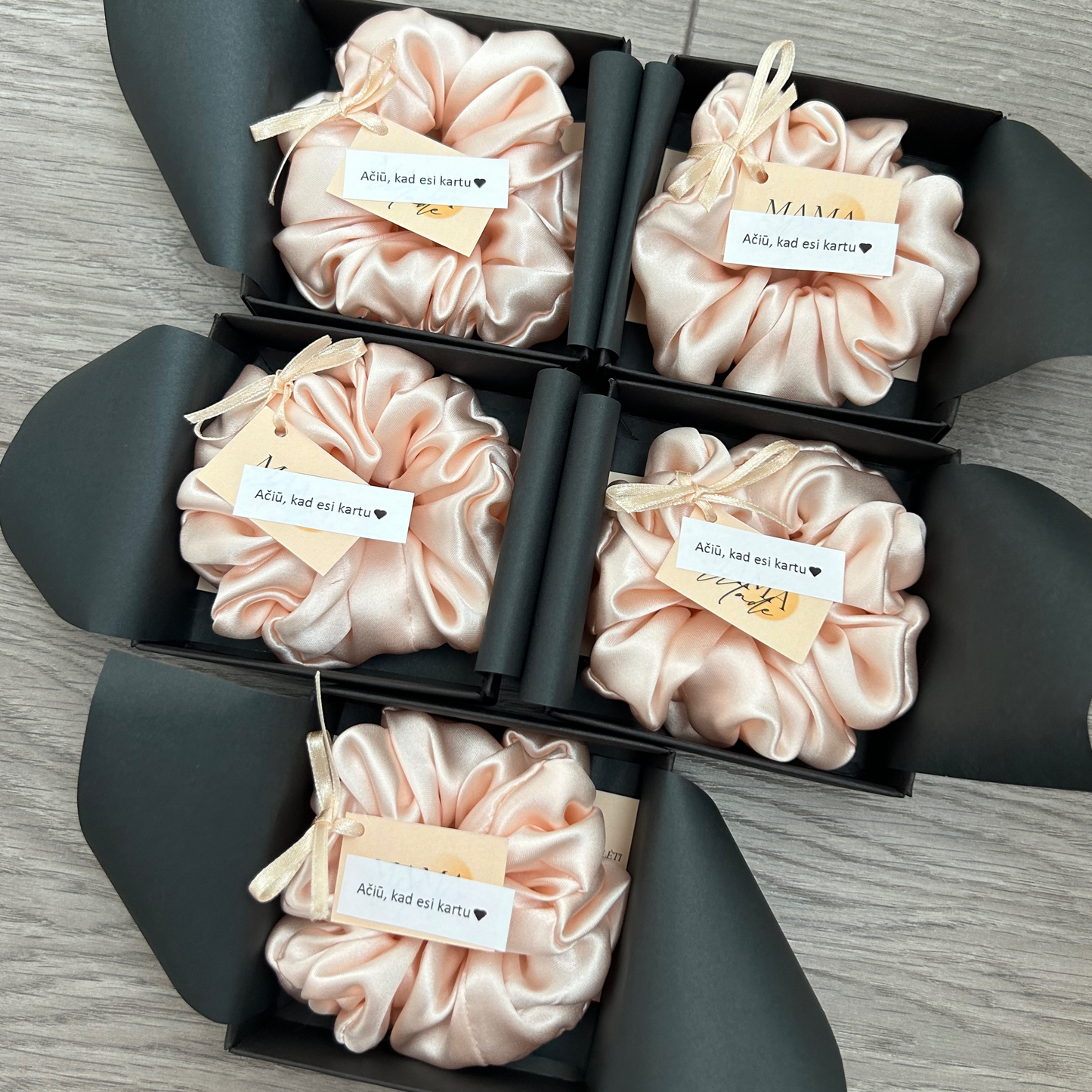 Baby pink šilkinės gumytės - MAMA MADE