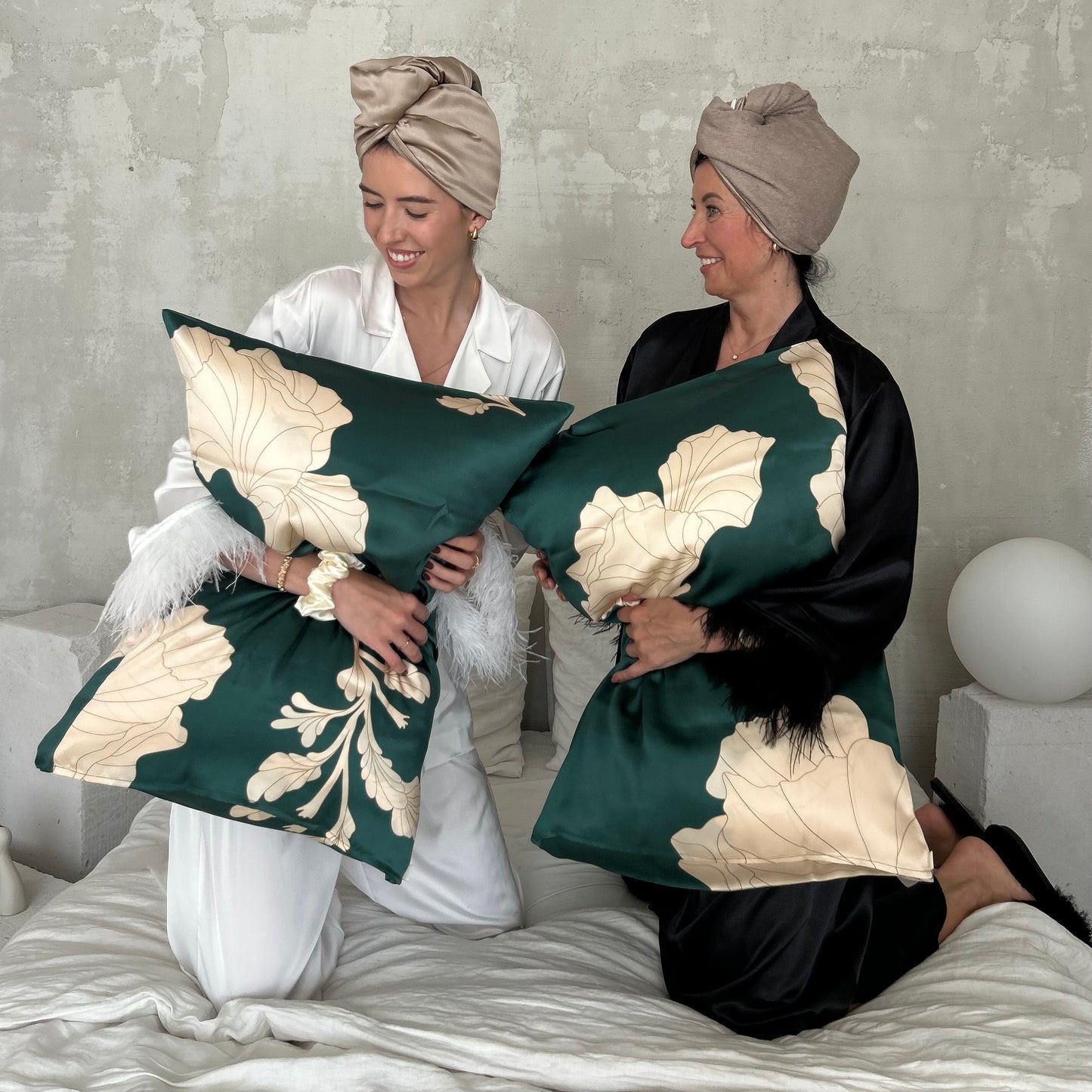 Šilkinis užvalkalas – LIMITUOTAS išskirtinis printas - MAMA MADE