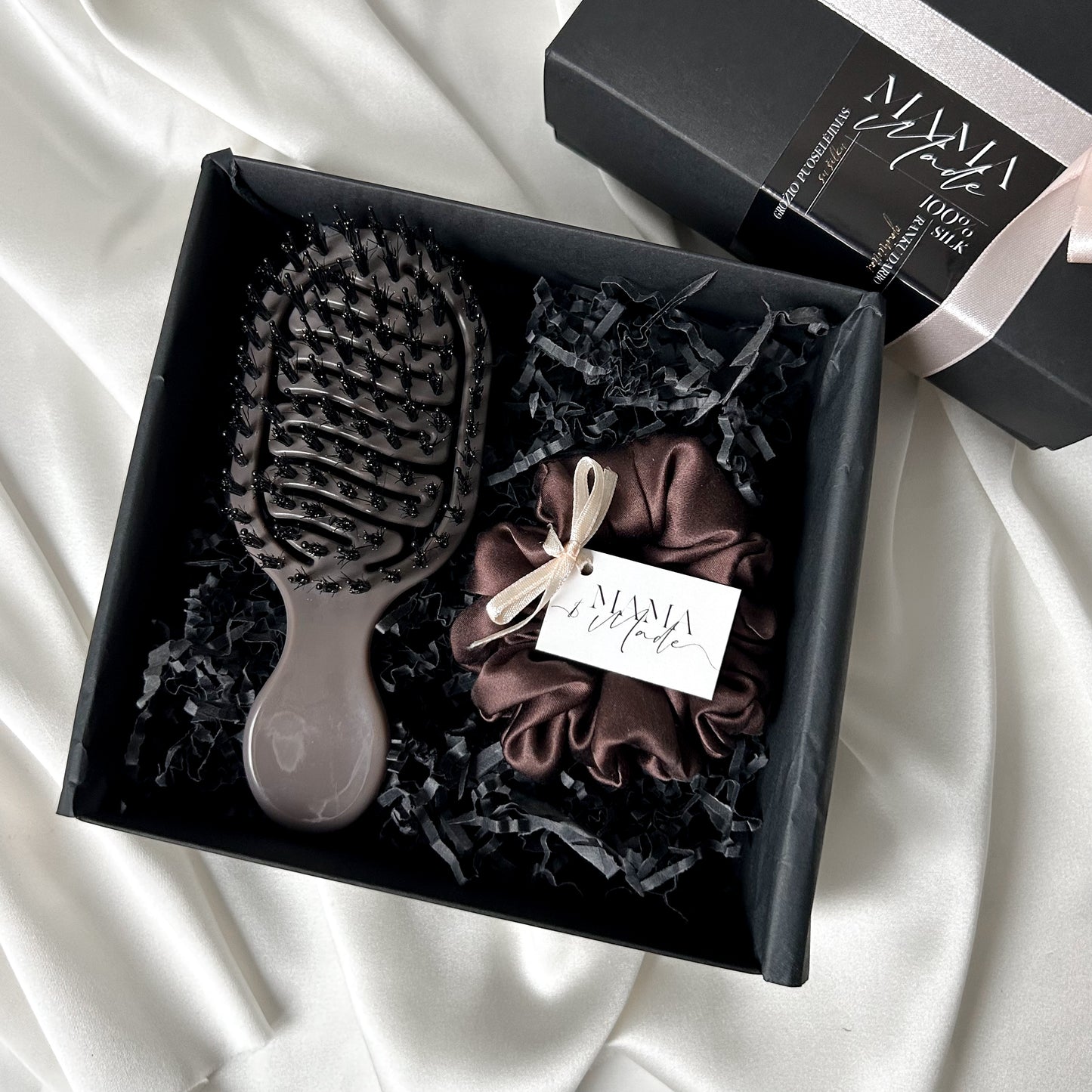 Šilkinės gumytės ir plaukų šepečio rinkinys