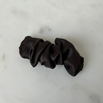 Įvairūs šilkiniai plaukų segtukai. PASKUTINIAI VIENETAI - MAMA MADE