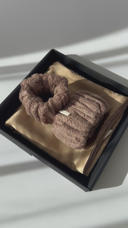 Šilkinio veido rankšluosčio ir riešinių rinkinys